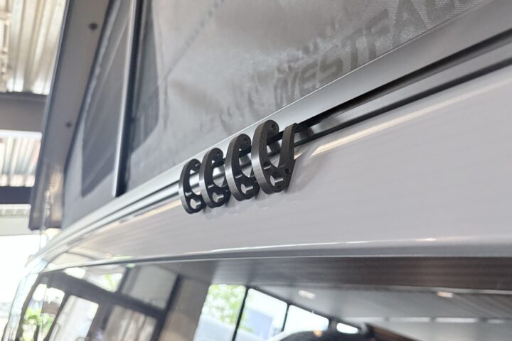 Haakjes voor Westfalia rail nieuwe kleur!